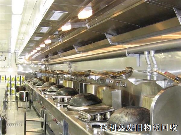 北京賓館設(shè)備回收，國貿(mào)收購二手地毯，貨架大量回收